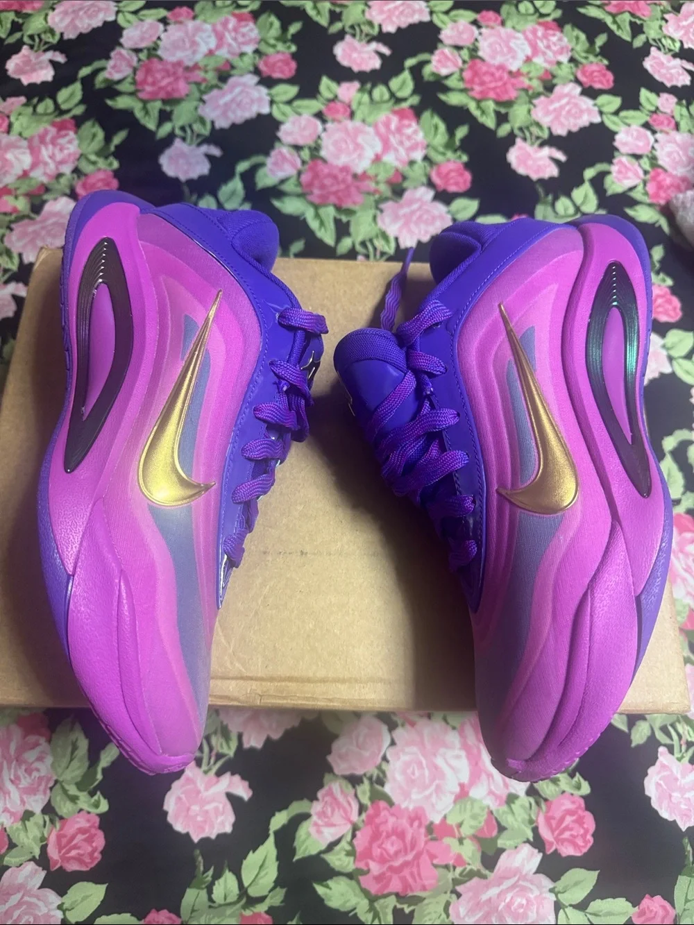 NEW Nike Women's Purple and Pink Athletic Sneakers with Gold Accents